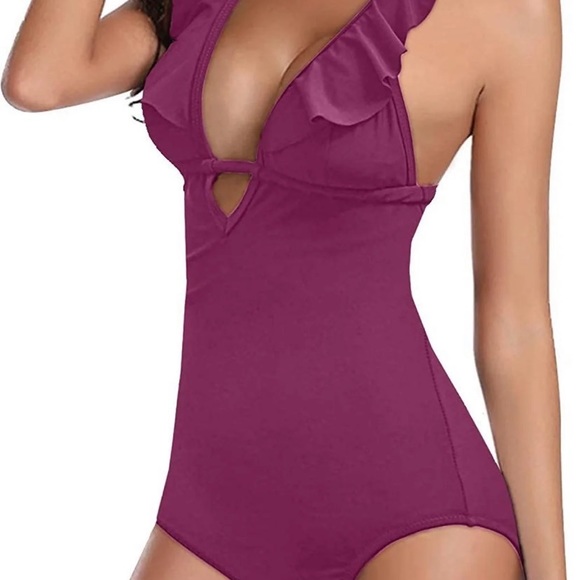 One piece swimsuit - Picture 9 of 10